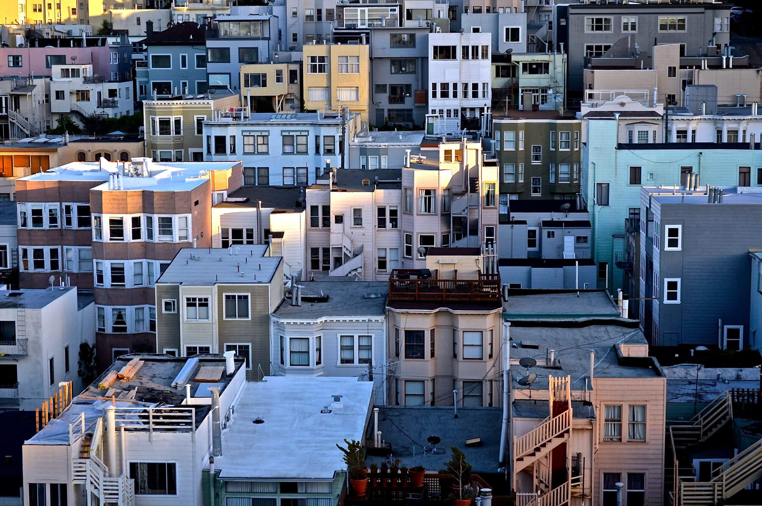 Photo of colorful apartment buildings // Kimson Doan / unsplash.com